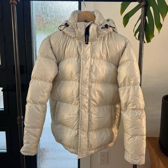 TNA Superpuff in Pearlescent White - Picture 1 of 13